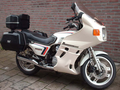 http://hondacx500.nl/images/juli2007/cxe_elderkamp2.jpg